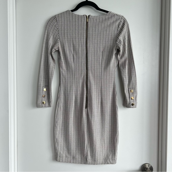 Dynamite pattern dress in black and white - Picture 5 of 12